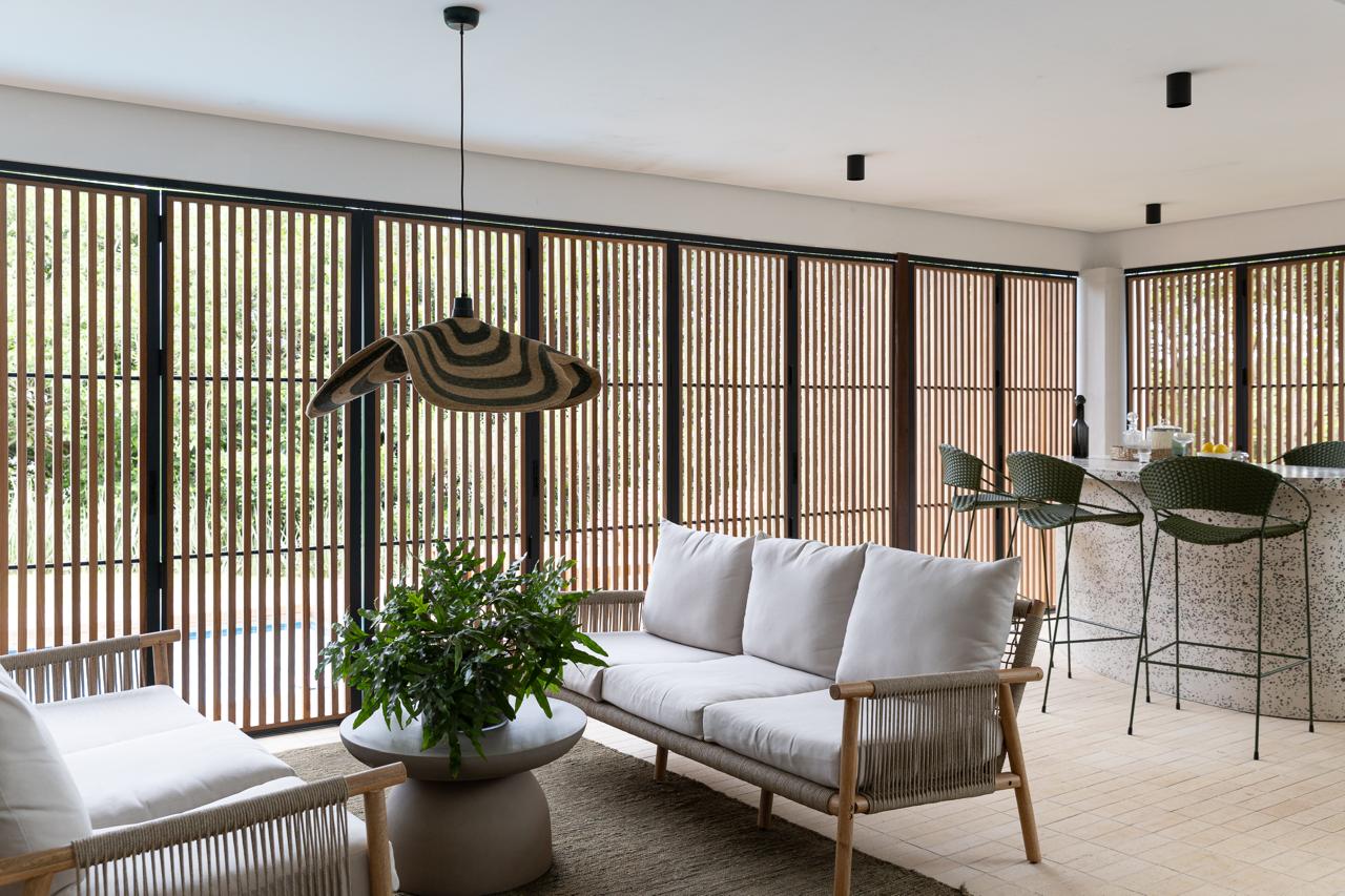 Shutters, Bespoke Screens & Slimline Metal Doors 